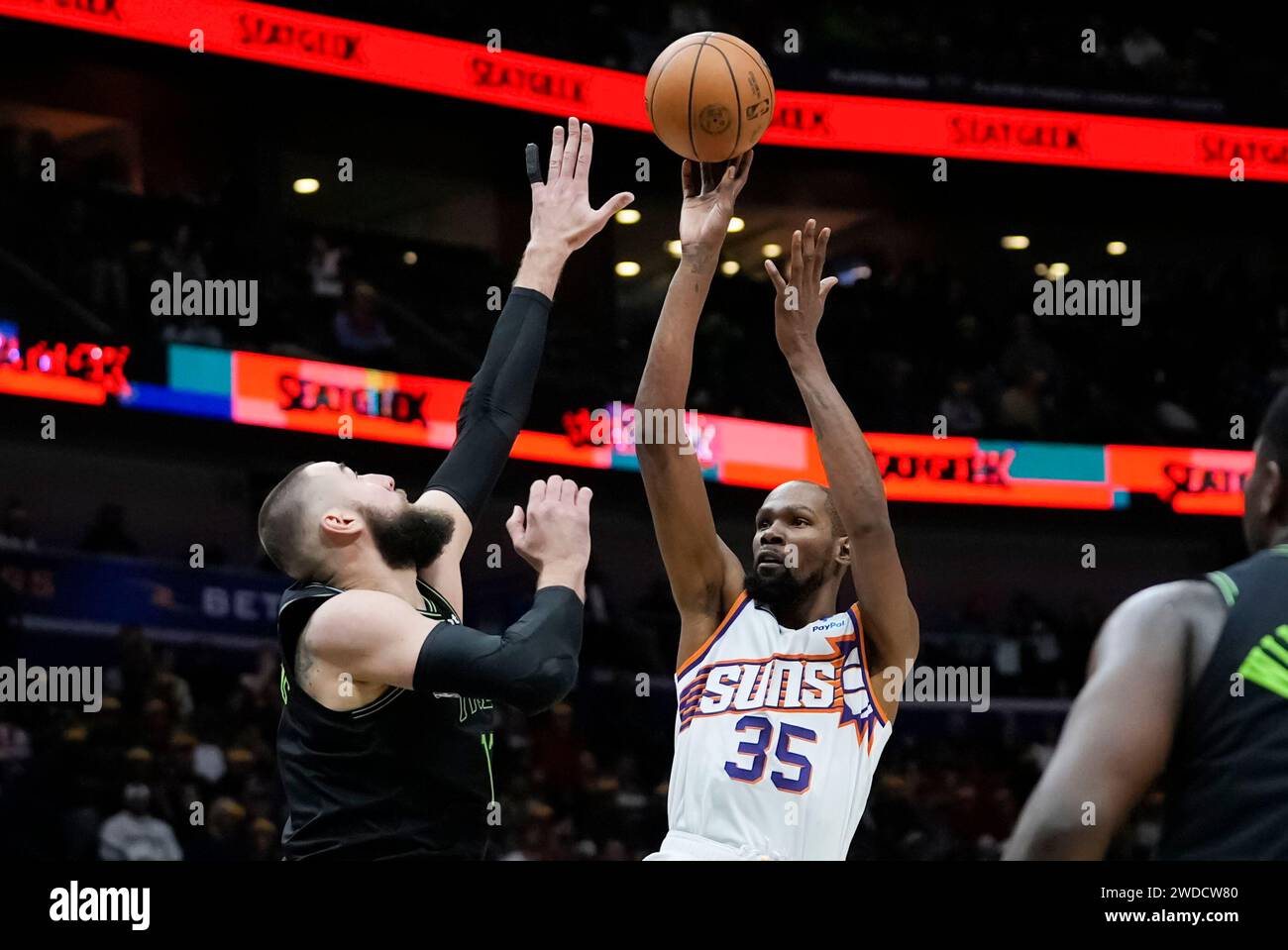 Phoenix Suns forward Kevin Durant (35) shoots against New Orleans