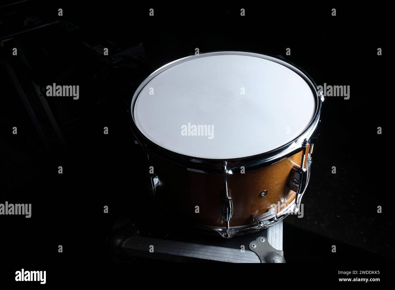 Details of Snare drum, drum sticks and drum stool Stock Photo - Alamy