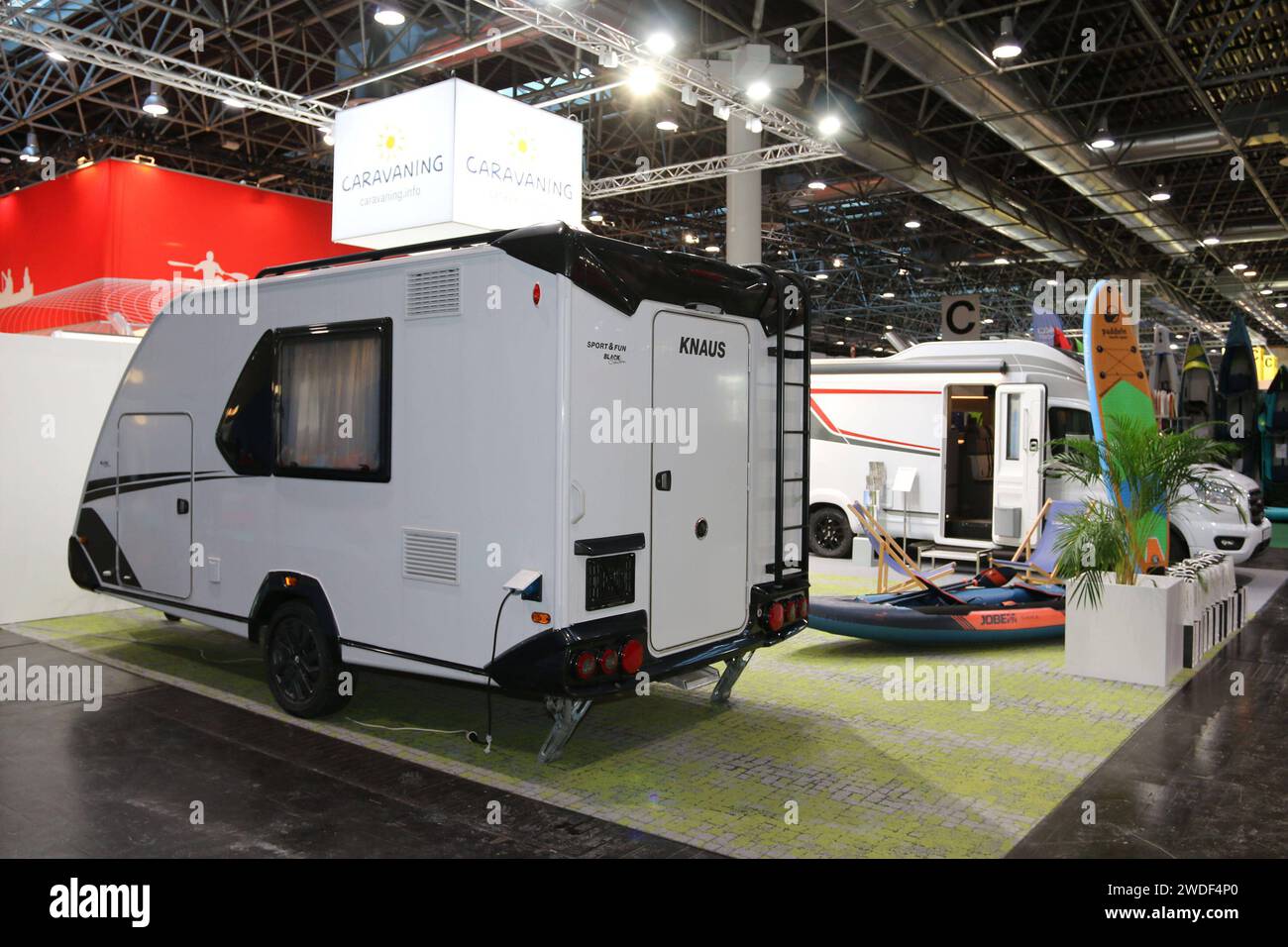 Wohnwagen Knaus Sport & Fun Black Selection am Caravaning Stand, 53