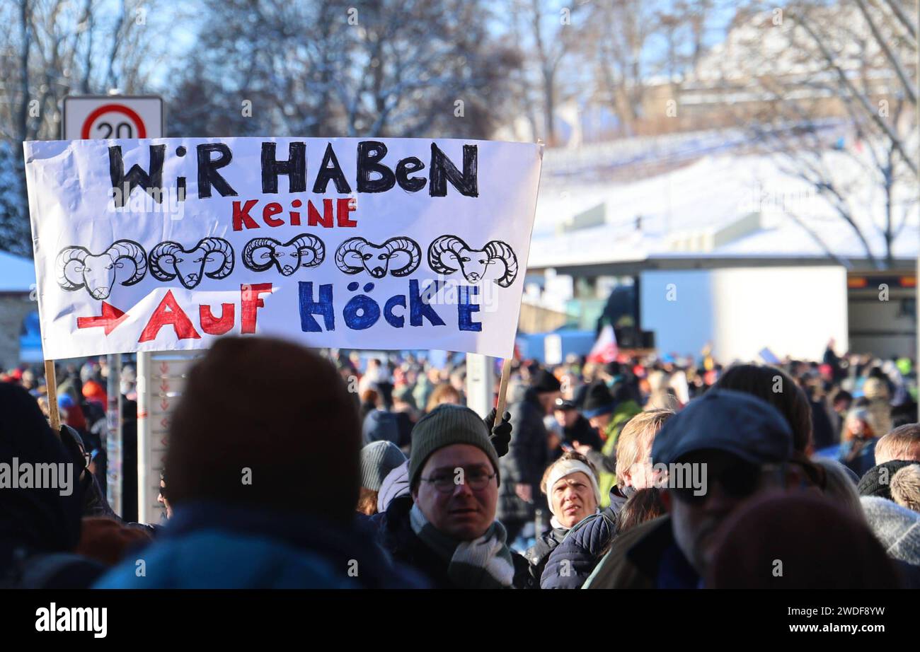 Demo gegen rechts Erfurt 20.01.2024, Erfurt, Domplatz, Auf die Plaetze Buendnis ruft zur Demo
