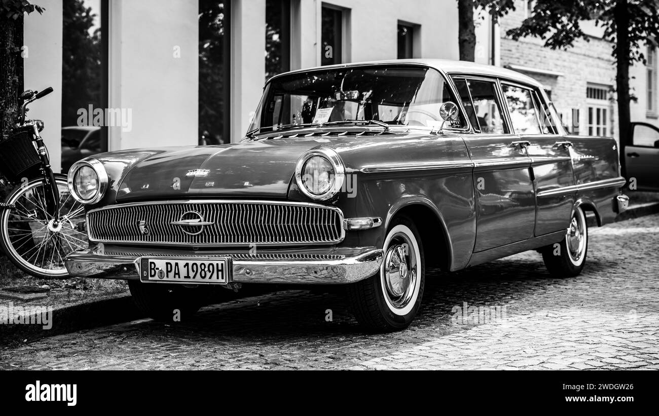 Oldtimer Opel Kapitãƒân