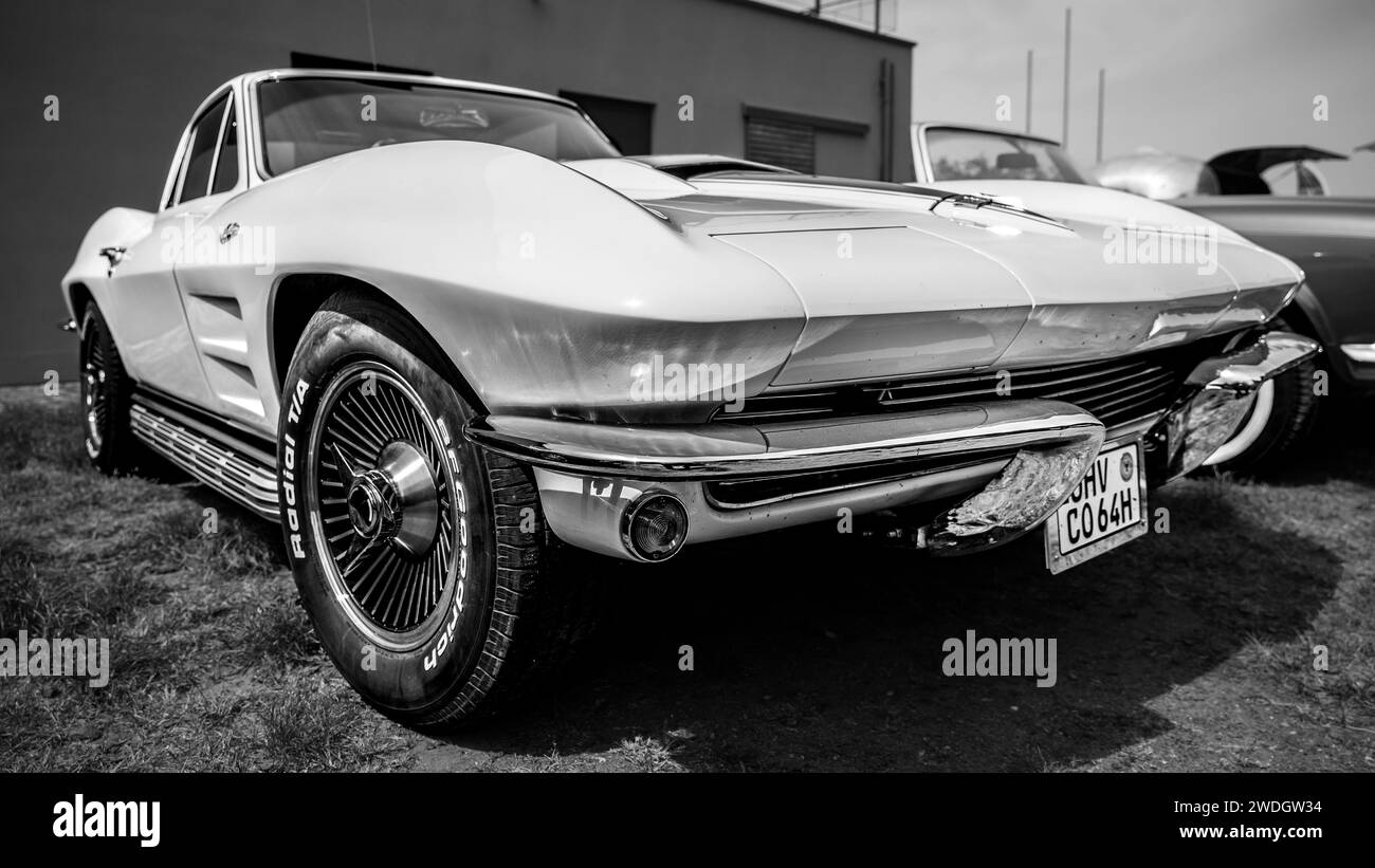 WERDER (HAVEL), GERMANY - MAY 20, 2023: The sports car Chevrolet Corvette Sting Ray (C2), 1964. Black and white. Oldtimer - Festival Werder Classics 2 Stock Photo