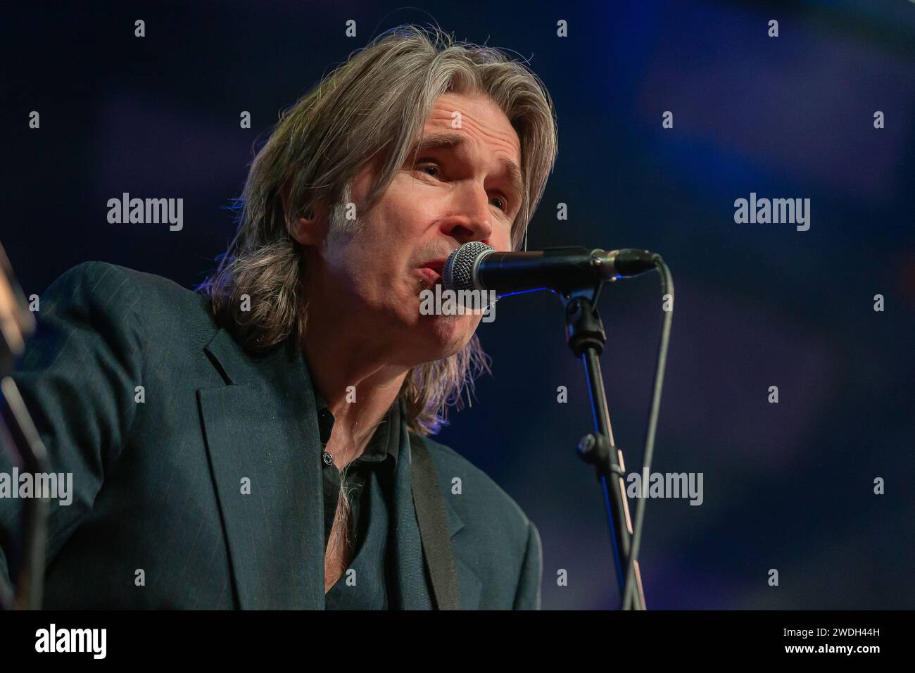 Glasgow, Scotland. 20th Jan 2024. Justin Currie performs during the