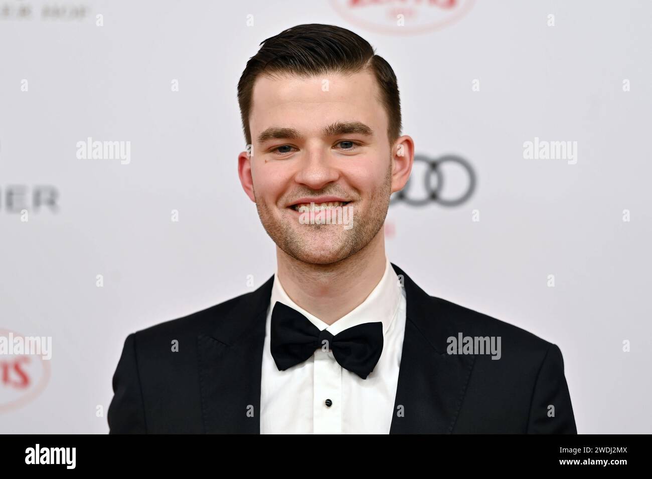 Patrick Patrick Moelleken Schauspieler, Einzelbild,angeschnittenes Einzelmotiv,Portraet,Portrait,Porträt. 48.Deutscher Filmball, Roter Teppich,Red Carpet,am 20.01.2024 im H o t e l B a y e r i s c h e r H o f, M u e n c h e n. Sven Simon Fotoagentur GmbH & Co. Pressefoto KG Prinzess-Luise-Str. 41 45479 M u e l h e i m / R u h r Tel. 0208/9413250 Fax. 0208/9413260 GLS Bank BLZ 430 609 67 Kto. 4030 025 100 IBAN DE75 4306 0967 4030 0251 00 BIC GENODEM1GLS www.svensimon.net *** Patrick Patrick Moelleken Actor , single picture,cropped single motif,portrait,portrait,portrait 48 German Film Ball, Red Stock Photo