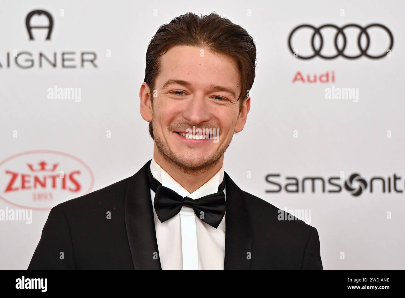 Stefan Gorski Schauspieler, Einzelbild,angeschnittenes Einzelmotiv,HPortraet,Portrait,Porträt. 48.Deutscher Filmball, Roter Teppich,Red Carpet,am 20.01.2024 im H o t e l B a y e r i s c h e r H o f, M u e n c h e n. Sven Simon Fotoagentur GmbH & Co. Pressefoto KG Prinzess-Luise-Str. 41 45479 M u e l h e i m / R u h r Tel. 0208/9413250 Fax. 0208/9413260 GLS Bank BLZ 430 609 67 Kto. 4030 025 100 IBAN DE75 4306 0967 4030 0251 00 BIC GENODEM1GLS www.svensimon.net *** Stefan Gorski Actor , single picture,cropped single motif,HPortraet,portrait,portrait 48 German Film Ball, Red Carpet,Red Carpet,on Stock Photo