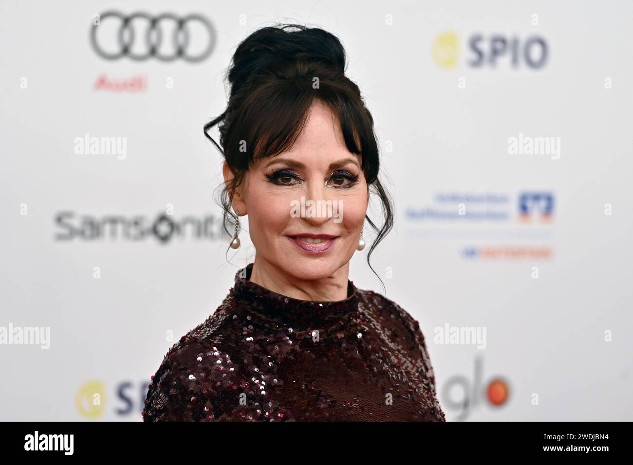 Anna Maria Kaufmann, Einzelbild,angeschnittenes Einzelmotiv,Portraet,Portrait,Porträt. 48.Deutscher Filmball, Roter Teppich,Red Carpet,am 20.01.2024 im H o t e l B a y e r i s c h e r H o f, M u e n c h e n. Sven Simon Fotoagentur GmbH & Co. Pressefoto KG Prinzess-Luise-Str. 41 45479 M u e l h e i m / R u h r Tel. 0208/9413250 Fax. 0208/9413260 GLS Bank BLZ 430 609 67 Kto. 4030 025 100 IBAN DE75 4306 0967 4030 0251 00 BIC GENODEM1GLS www.svensimon.net *** Anna Maria Kaufmann, single picture,cropped single motif,portrait,portrait,portrait 48 German Film Ball, Red Carpet,Red Carpet,on 20 01 2024 Stock Photo