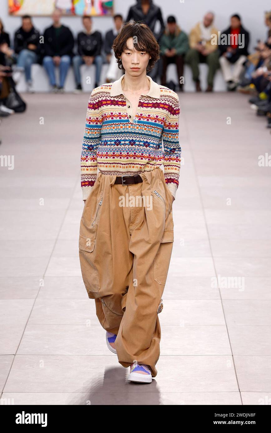 240121 Paris Jan 21 2024 Xinhua A Model Presents A 240121 Paris Jan 21 2024 Xinhua A Model Presents A