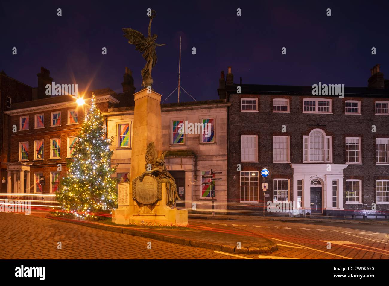 England, Sussex, East Sussex, Lewes, Night View of The Wall Memorial designed by Artist Vernon March and Christmas Tree Stock Photo