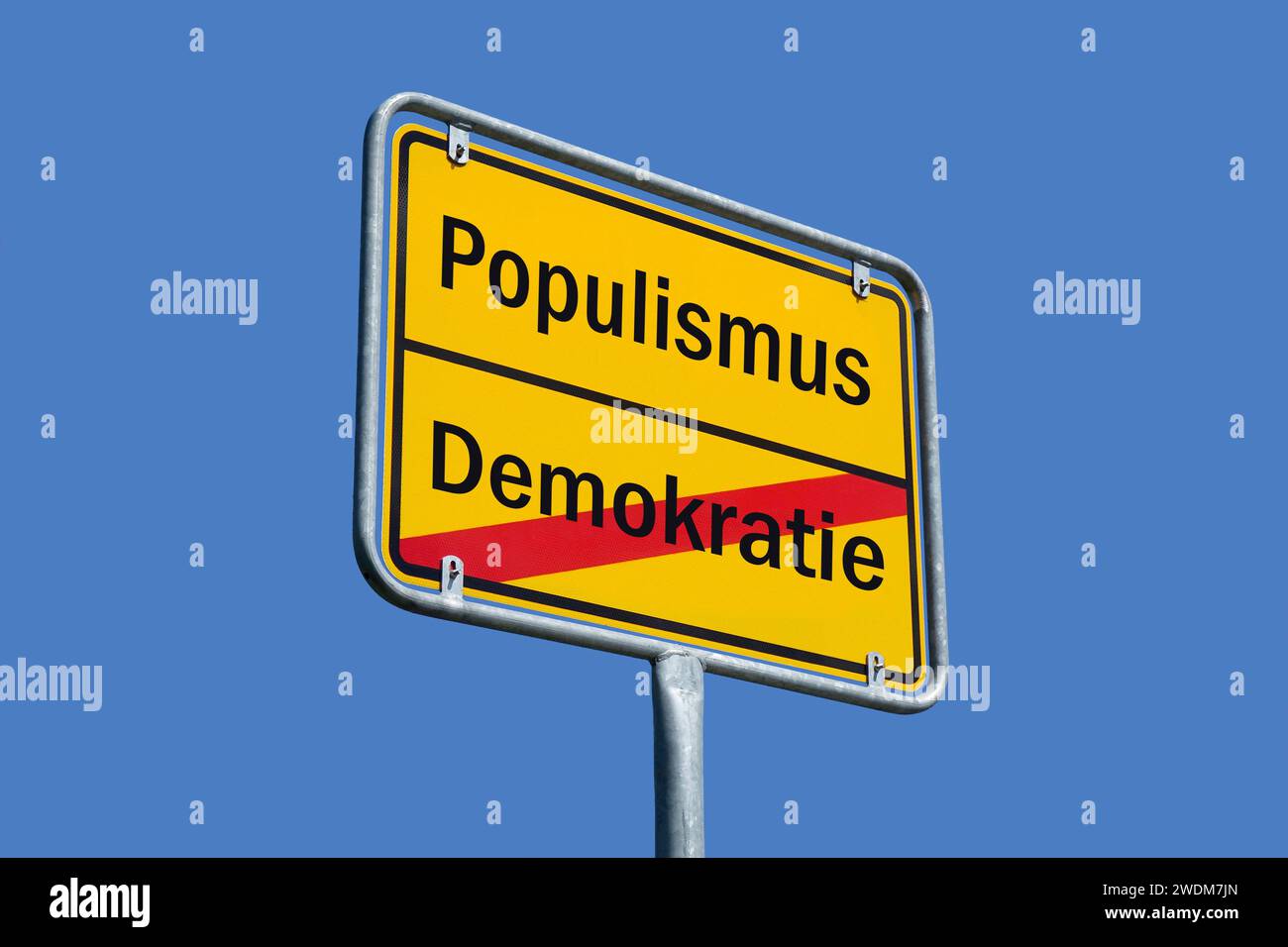 Ortsschild mit Populismus und Demokratie Ortsschild mit Populismus und Demokratie, 21.01.2024, Borkwalde, Brandenburg, Auf einem Ortsschild stehen die Schriftzüge Populismus und Demokratie. *** Place name sign with populism and democracy Place name sign with populism and democracy, 21 01 2024, Borkwalde, Brandenburg, On a place name sign are the words populism and democracy Stock Photo