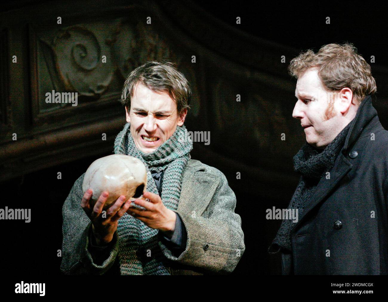 l-r: Tobias Menzies (Hamlet), David Ganly (Horatio) in HAMLET by Shakespeare at the Royal Theatre, Northampton, England  22/03/2005  design: Laura Hopkins  lighting: Mark Jonathan  fights: Terry King  director: Rupert Goold Stock Photo