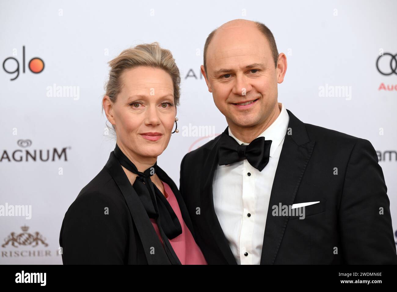 Munich, Germany. 20th Jan, 2024. 48th German Film Ball: Actress Anna Schudt and Moritz Führmann walk the red carpet to the event. The German Film Ball takes place again for the first time after the Corona break. Credit: Felix Hörhager/dpa/Alamy Live News Stock Photo