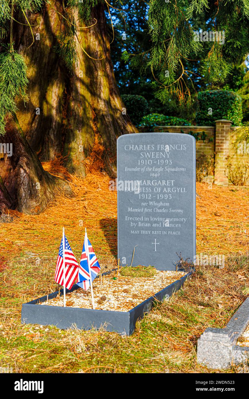 Headstone of Margaret Duchess of Argyll and Charles Sweeney, North Cemetery, Brookwood Cemetery, Cemetery Pales, Brookwood, near Woking, Surrey, UK Stock Photo