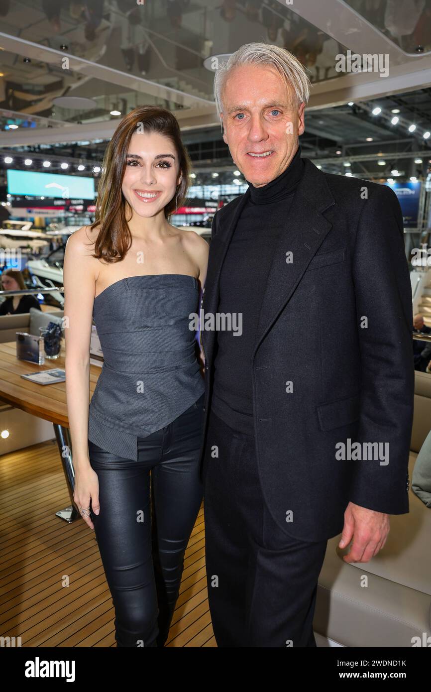 boot 2024 PR Termin mit Tom Junkersdorf und TOpModel Vivienne Oesch