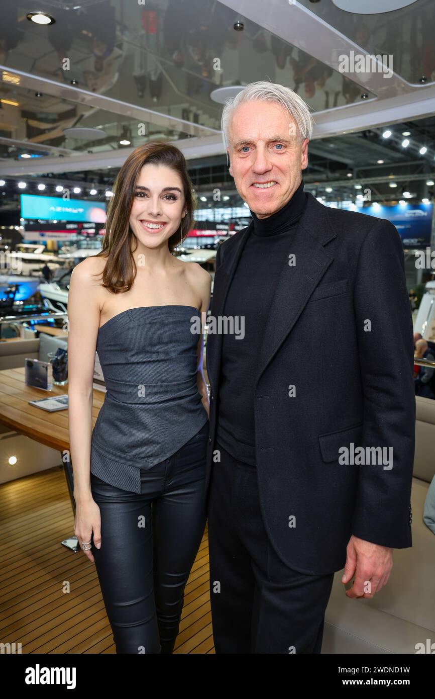 boot 2025 PR Termin mit Tom Junkersdorf und TOpModel Vivienne Oesch