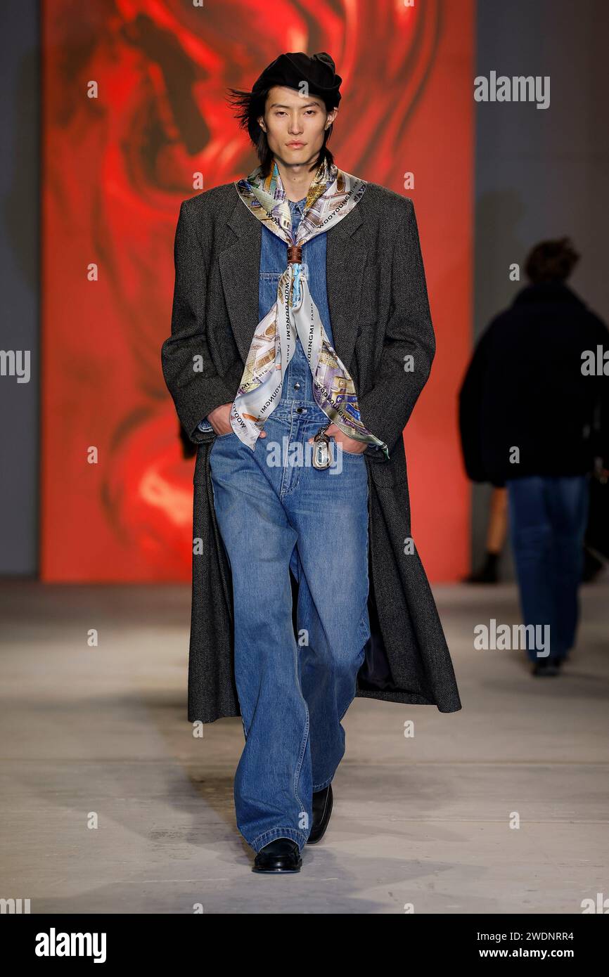 Paris France 21st Jan 2024 WOOYOUNGMI Fall Winter 2024 2025 Runway   Paris France 21st Jan 2024 Wooyoungmi Fallwinter 2024 2025 Runway During Paris Fashion Week Menswear On January 2024 Paris France 21012024 Credit Dpaalamy Live News 2WDNRR4 