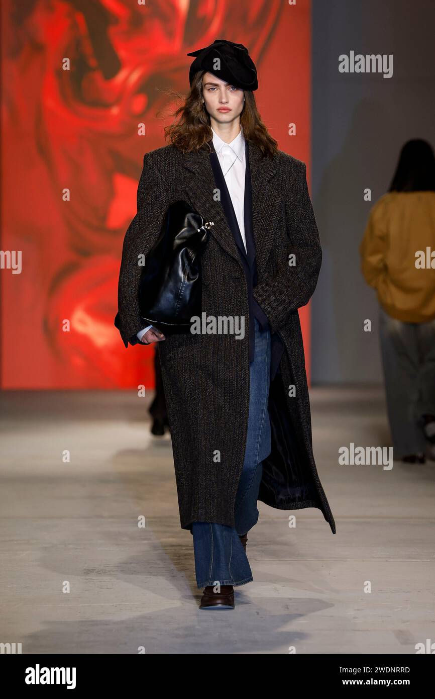 Paris France 21st Jan 2024 WOOYOUNGMI Fall Winter 2024 2025 Runway   Paris France 21st Jan 2024 Wooyoungmi Fallwinter 2024 2025 Runway During Paris Fashion Week Menswear On January 2024 Paris France 21012024 Credit Dpaalamy Live News 2WDNRRD 