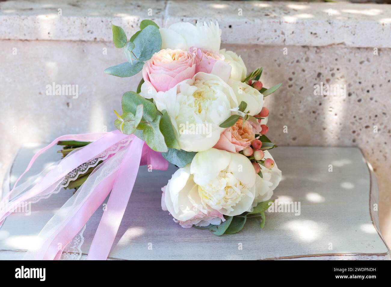 wedding bouquet, white peony and david austin Stock Photo - Alamy