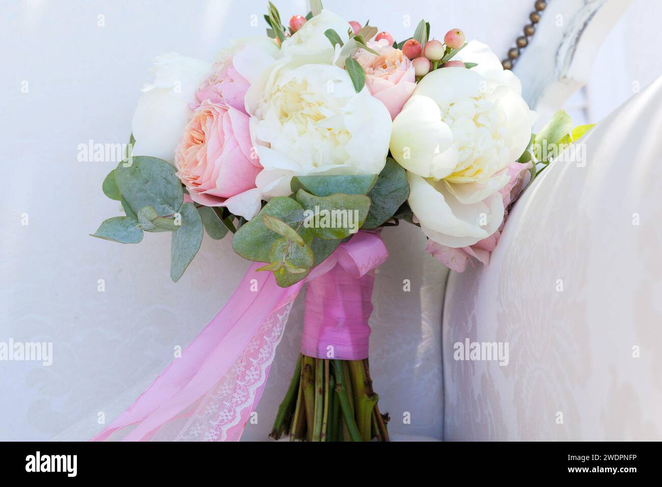 wedding bouquet, white peony and david austin Stock Photo - Alamy