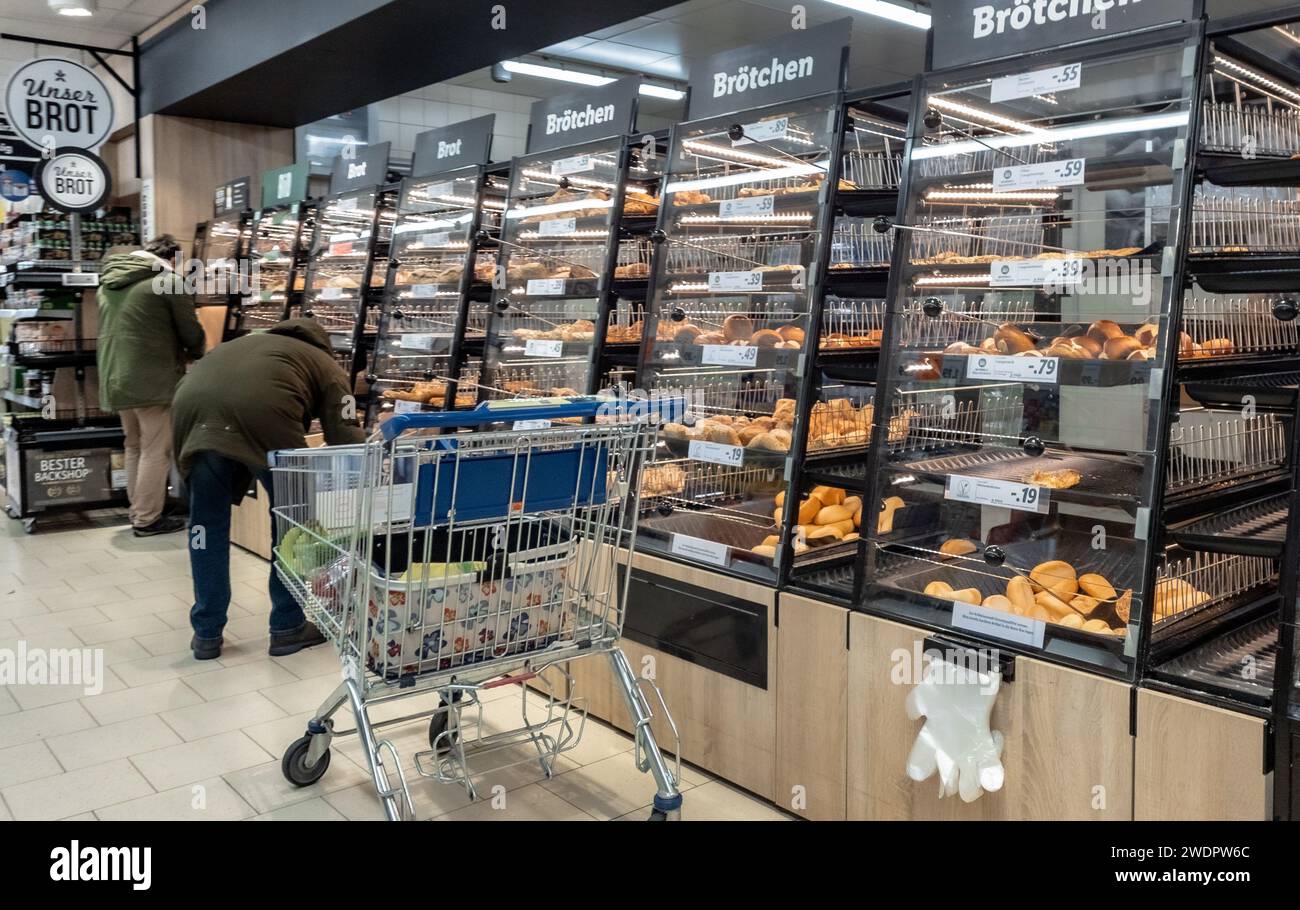 Hamburg, Germany. 20th Jan, 2024. View of the bread range in a LIDL