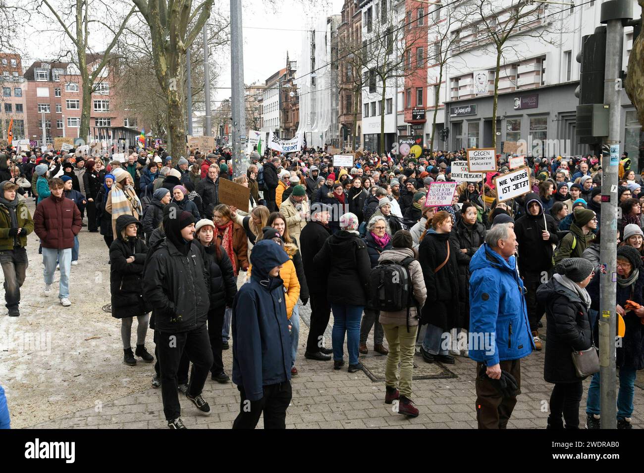 Die Kundgebung und Demo gegen die AfD am Sonntag 21.01.2024 in ...