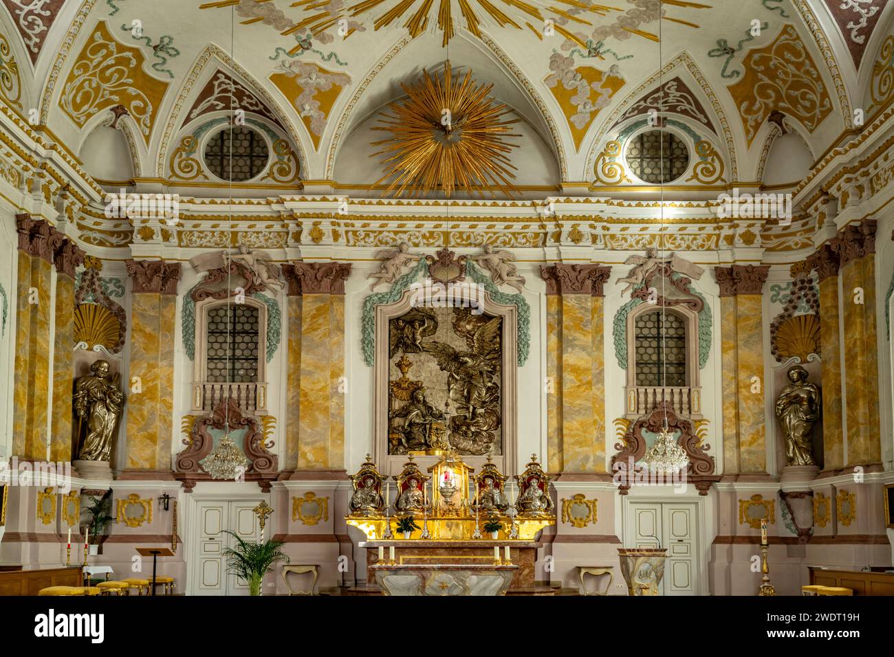 Hochalter der Oberkirche des Bürgersaal in München, Bayern, Deutschland, Europa  |  The Bürgersaal- Citizen's Hall - upper church high altar, Munich, Stock Photo