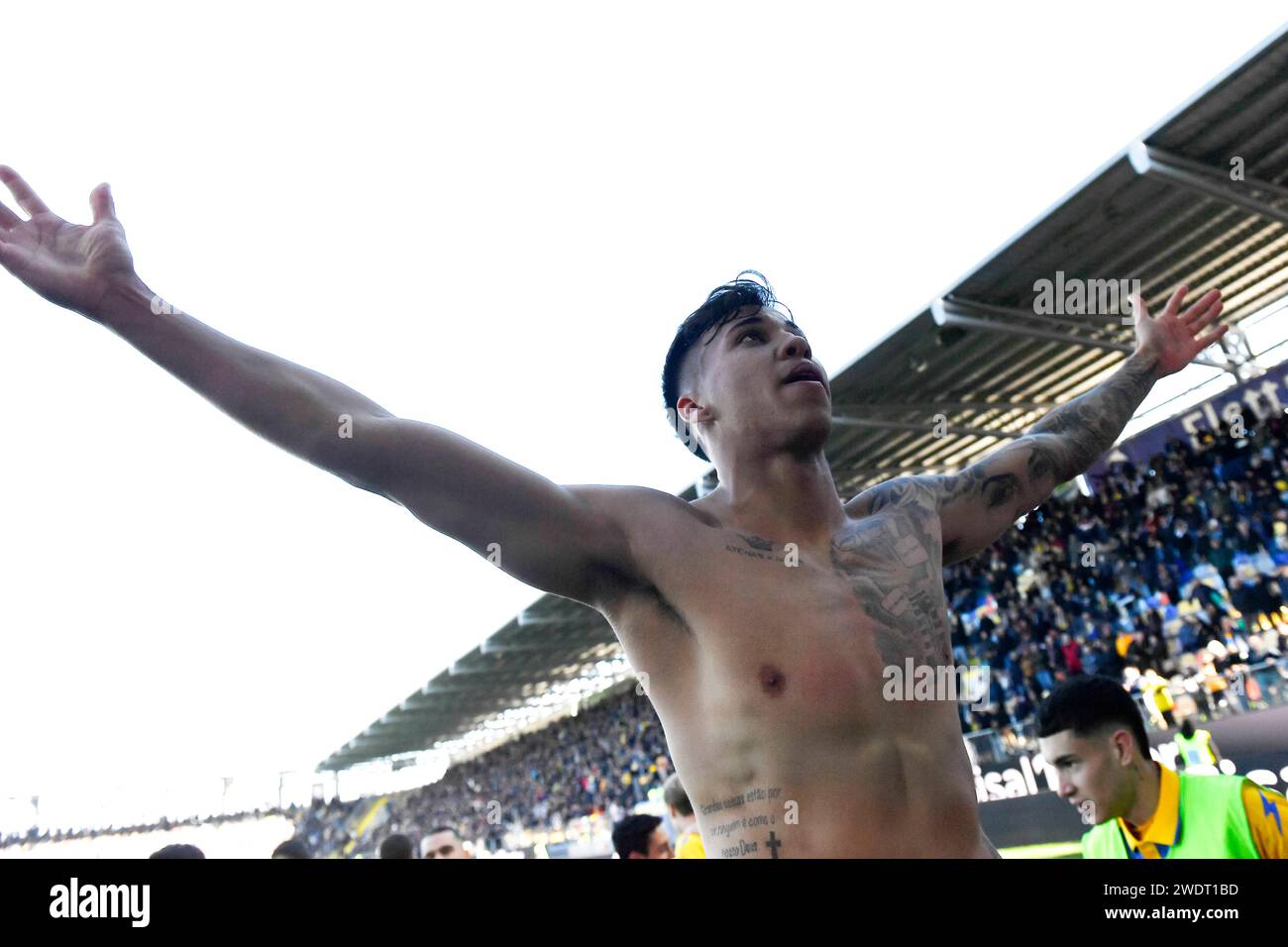 Kaio Jorge of Frosinone celebrates after scoring the goal of 3-1 during the Serie A football match between Frosinone Calcio and Cagliari Calcio at Benito Stirpe stadium in Frosinone (Italy), January 21st, 2024. Stock Photo