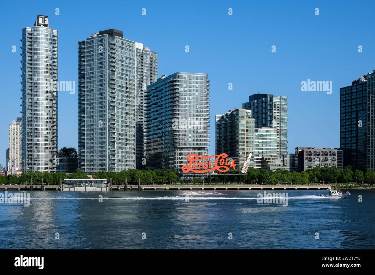 The Pepsi-Cola sign, built in 1940, a neon sign at Gantry Plaza State Park in the Long Island City neighborhood of Queens, New York City, USA Stock Photo