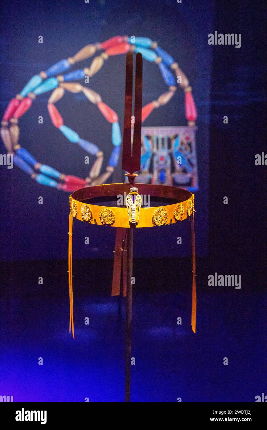 From the 'Ramsès' exhibition, the diadem of Sat Hathor Iunet, el-Lahun, combined with the pectoral of Sat Hathor, Dashur. Stock Photo