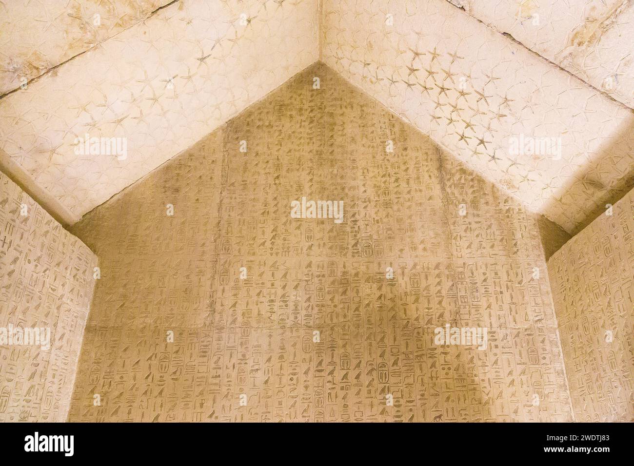 Egypt, Saqqara, Unas pyramid, antechamber with a starred vault. Stock Photo