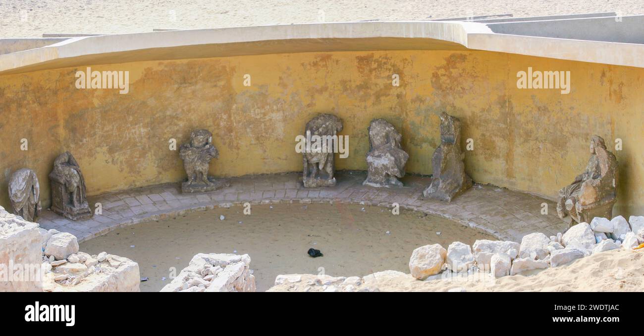 Egypt, Saqqara, the Philosophers' circle, part of the Serapeum dromos (pathway). Stock Photo