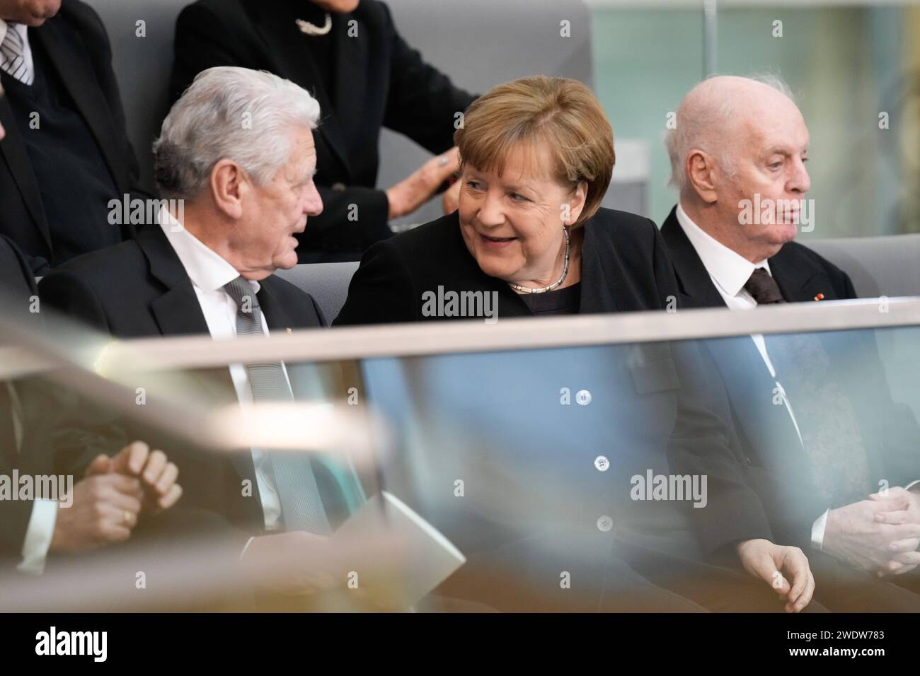 Staatsakt fuer Wolfgang Schaeuble im Deutschen Bundestag Angela Merkel Bundeskanzlerin a.D. gemeinsam mit Joachim Gauck und Christian Wulff beide Bundespraesidenten a.D beim Staatsakt fuer Wolfgang Schaeuble im Deutschen Bundestag, Berlin , 22.01.2024 Berlin Berlin Deutschland *** State ceremony for Wolfgang Schaeuble in the German Bundestag Angela Merkel former Federal Chancellor together with Joachim Gauck and Christian Wulff both former Federal Presidents at the state ceremony for Wolfgang Schaeuble in the German Bundestag, Berlin , 22 01 2024 Berlin Berlin Germany Stock Photo