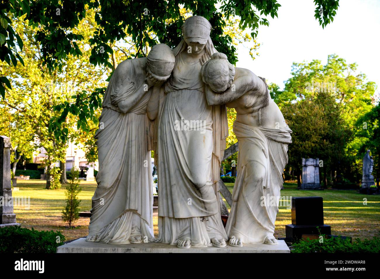 weeping figure statue at Kerepesi Cemetery Fiume Road National Graveyard Budapest, Hungary Founded in 1847, a national pantheons and memorial park Stock Photo