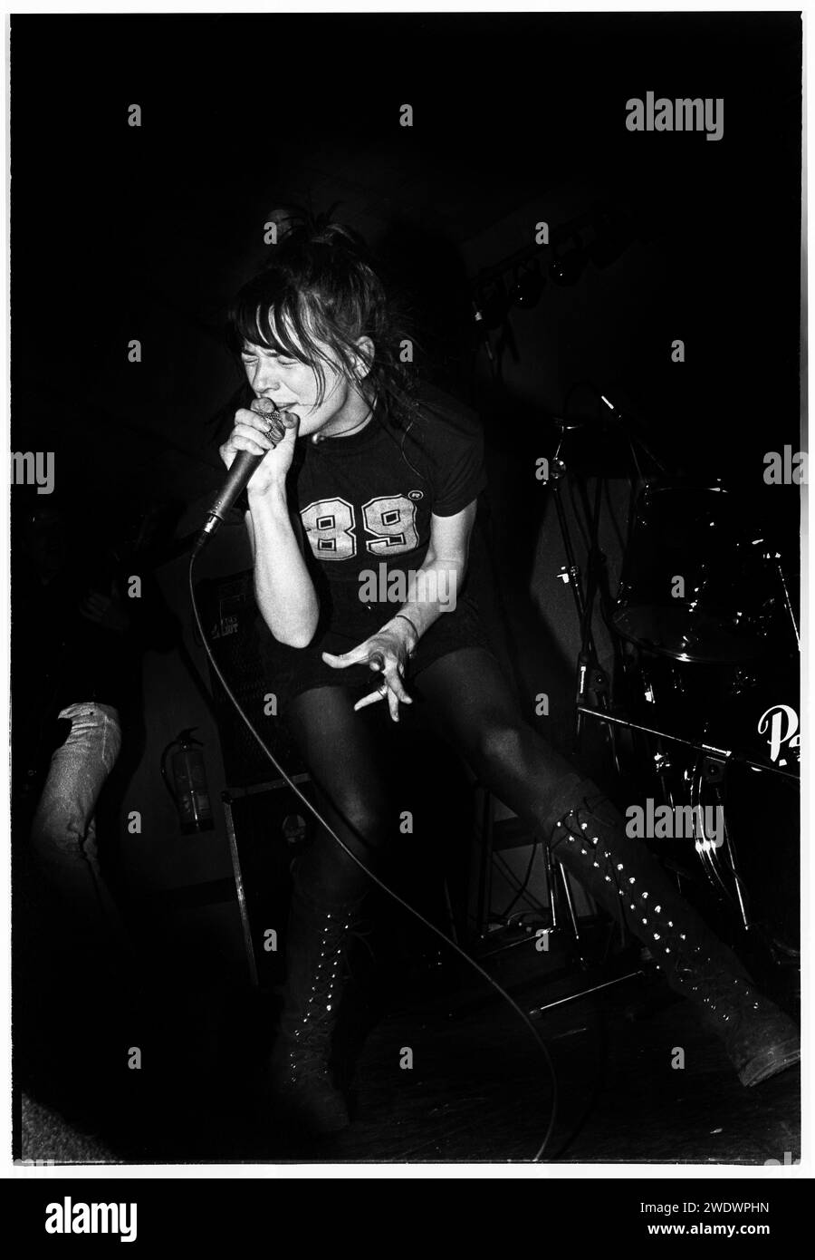 sara-doran-of-rock-band-blessed-ethel-playing-at-cardiff-university