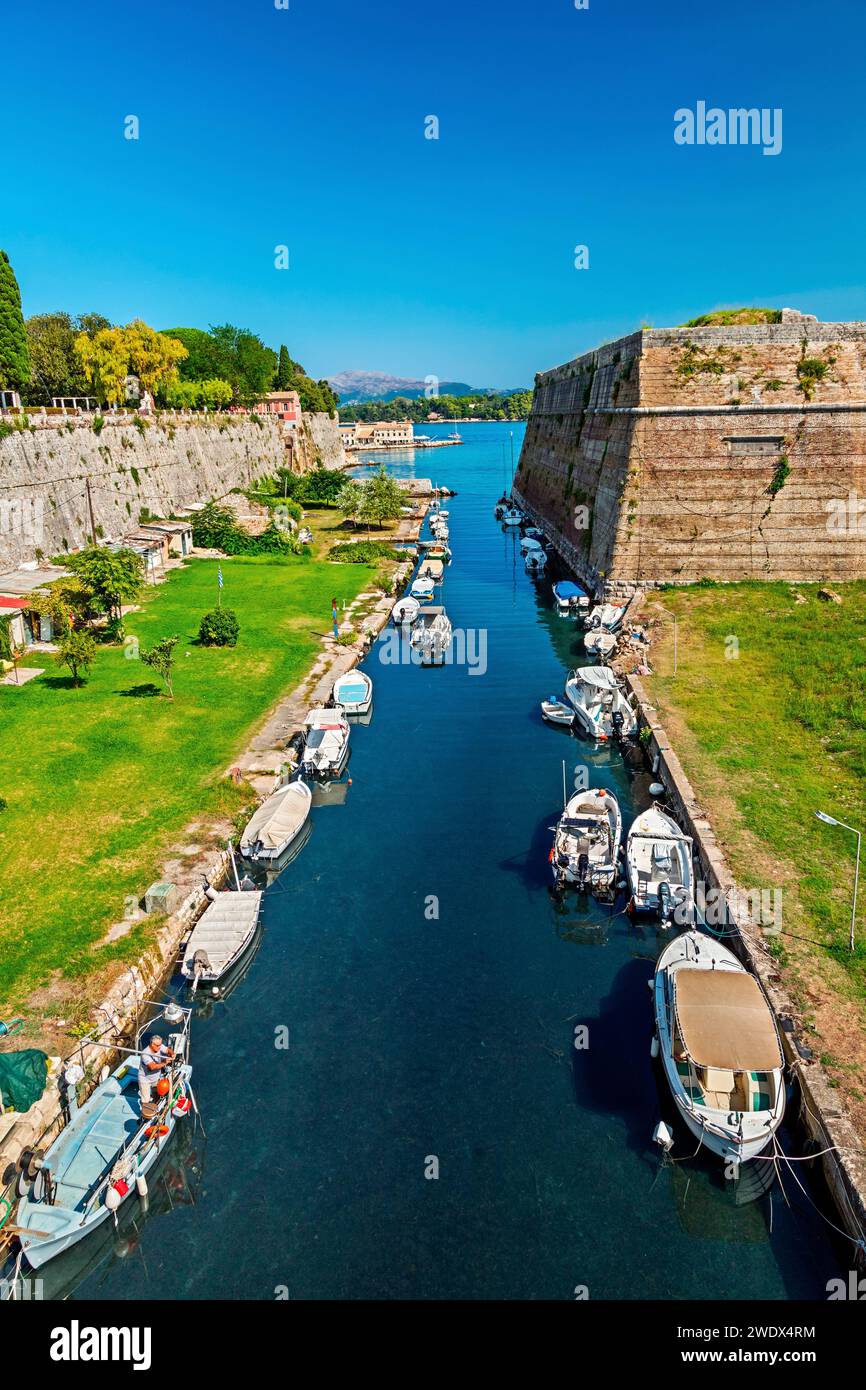 Greece, Corfu (or 'Kerkyra') island. The canal called 'Contrafossa', that separates the Old Fort from the old town. Stock Photo
