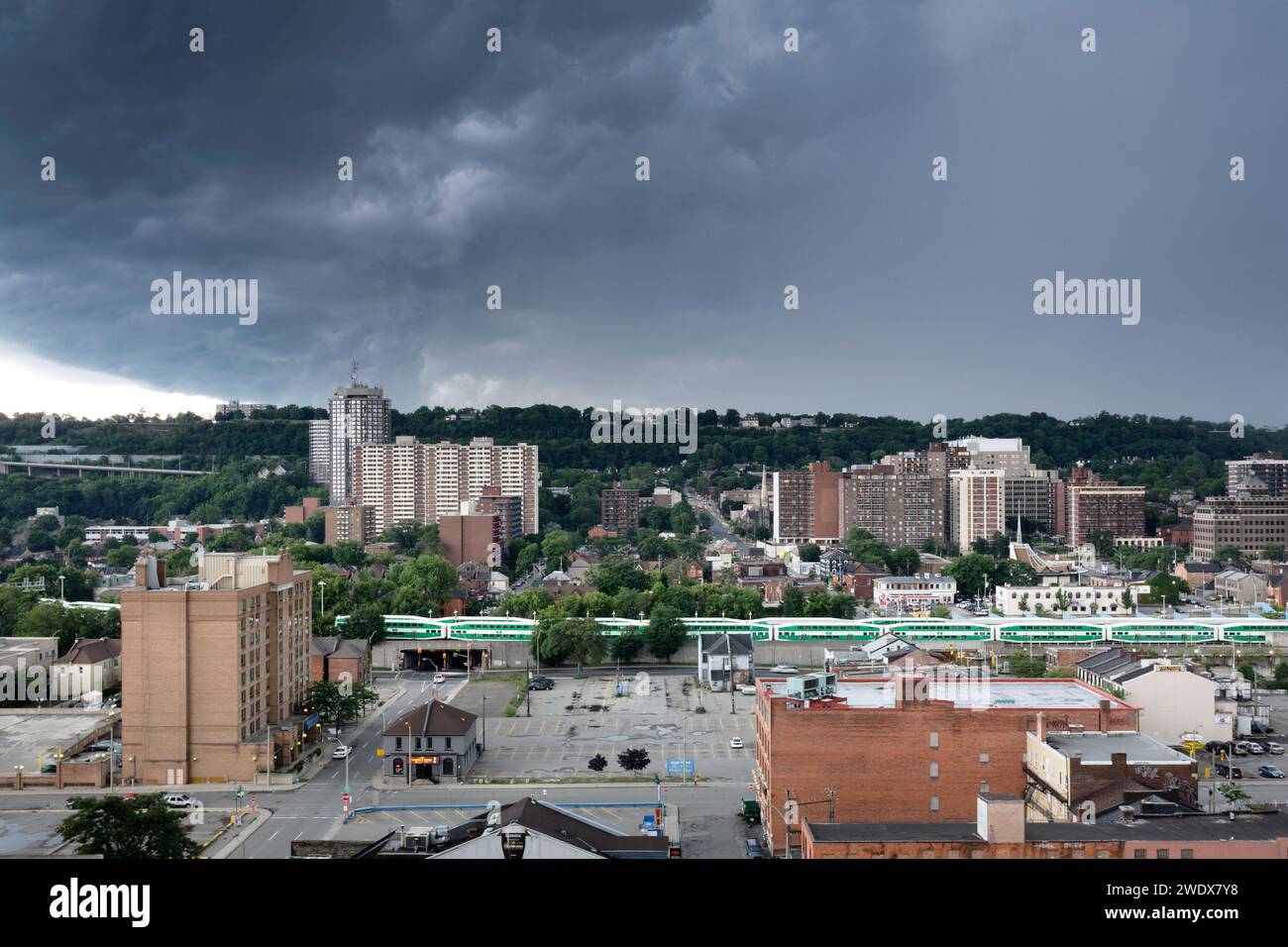 View of downtown and the Niagara Escarpment in Hamilton, Ontario, Canada Stock Photo