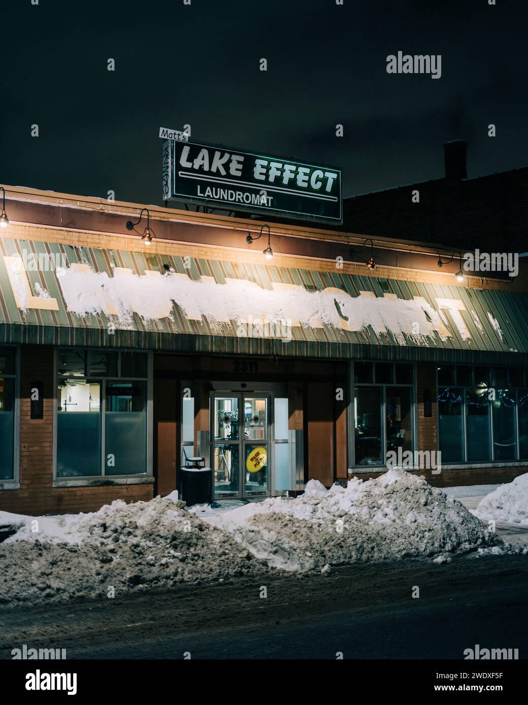 Lake effect laundromat hires stock photography and images Alamy