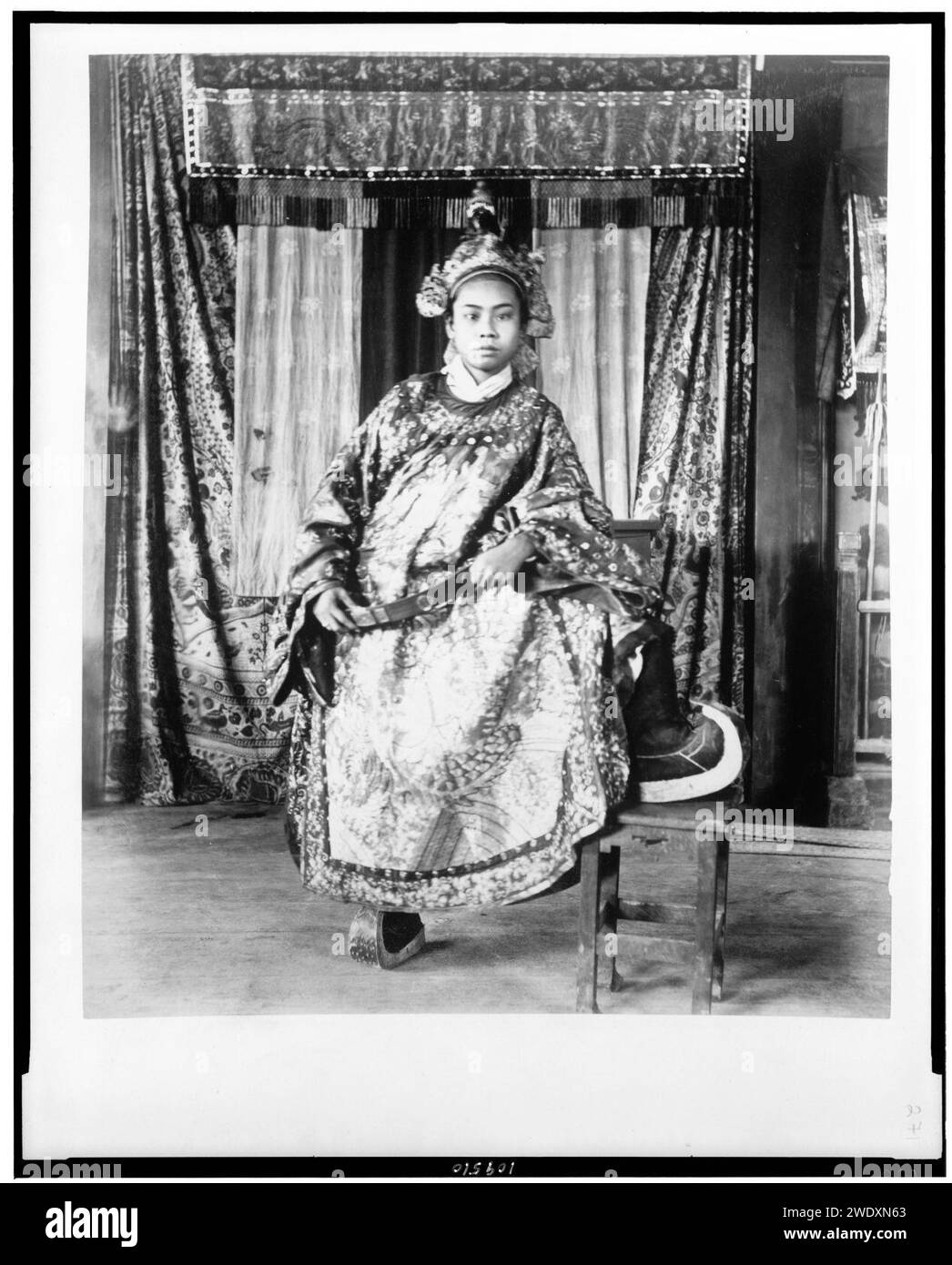 Actor from Theatre Annamite, full-length portrait, in costume, Paris ...