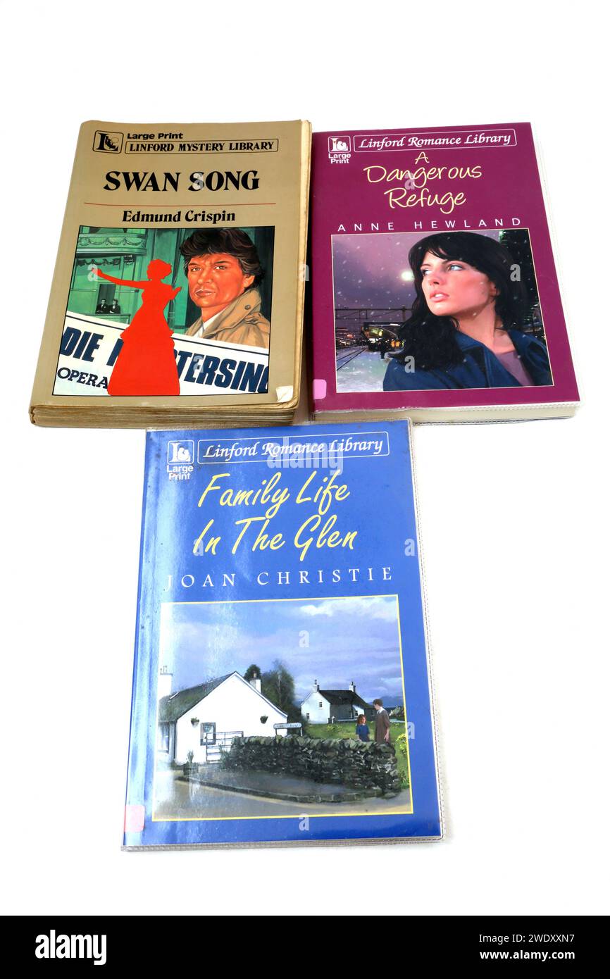 Reading paperback novel hires stock photography and images Alamy