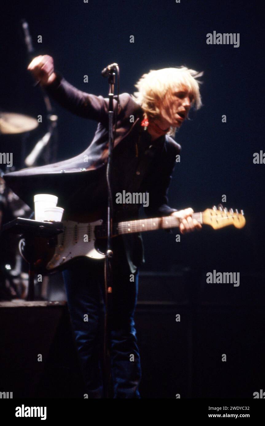 Tom Perry Tom petty concert hi-res stock photography and images - Alamy