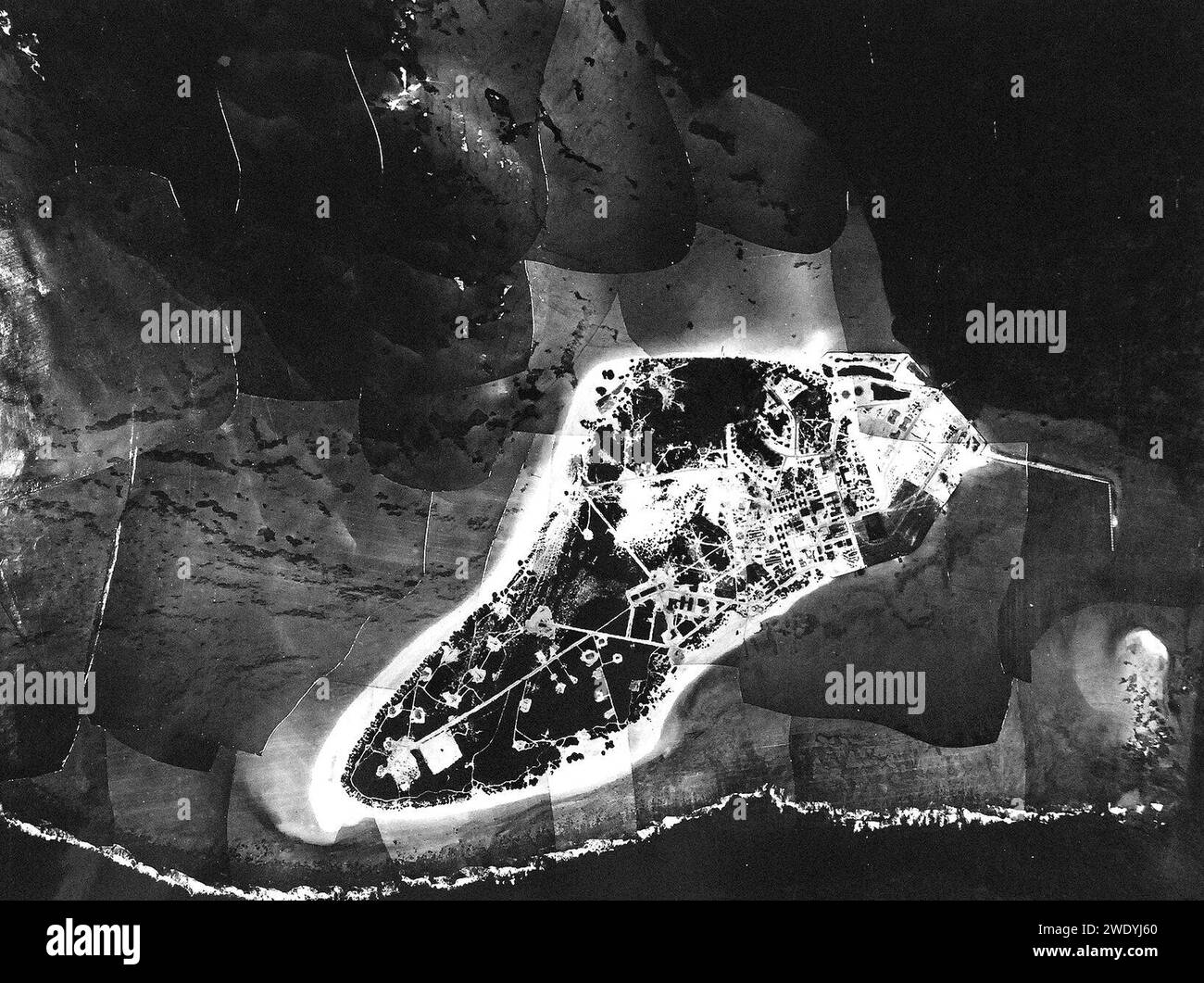 Midway atoll aerial hi-res stock photography and images - Alamy