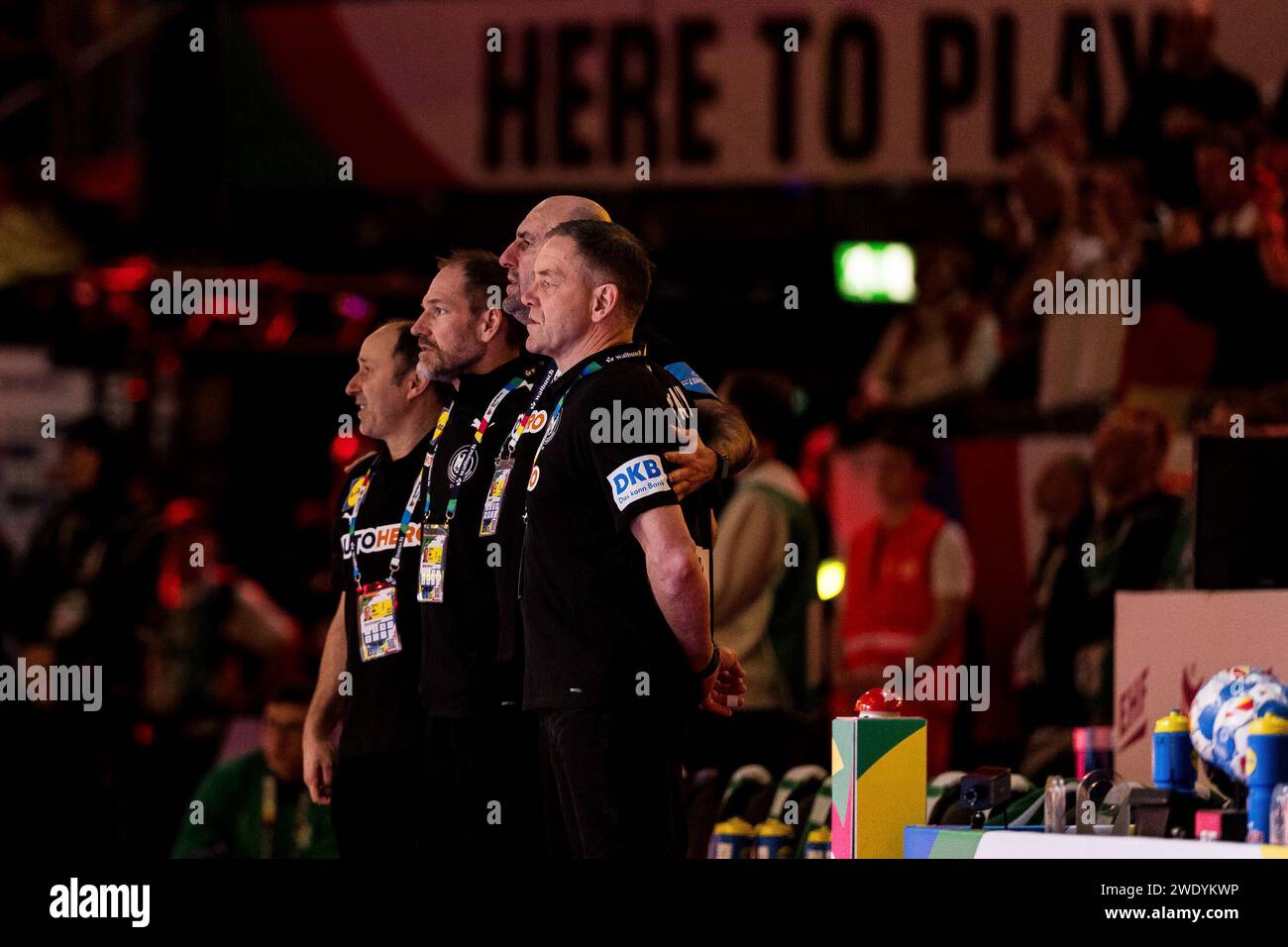 Alfred Gislason (Trainer Deutschland) singt die deutsche Nationalhymne mit MEN?S EHF EURO 2024: Deutschland - Ungarn; LANXESS arena, K?ln am 22.01.2024 Stock Photo