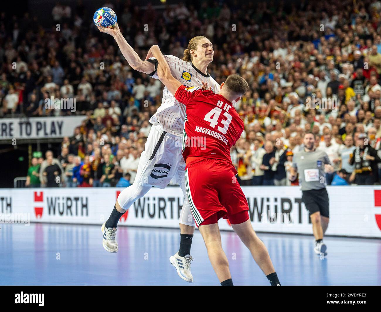 Koeln, Deutschland. 22nd Jan, 2024. Juri Knorr (Deutschland, 15) wirft