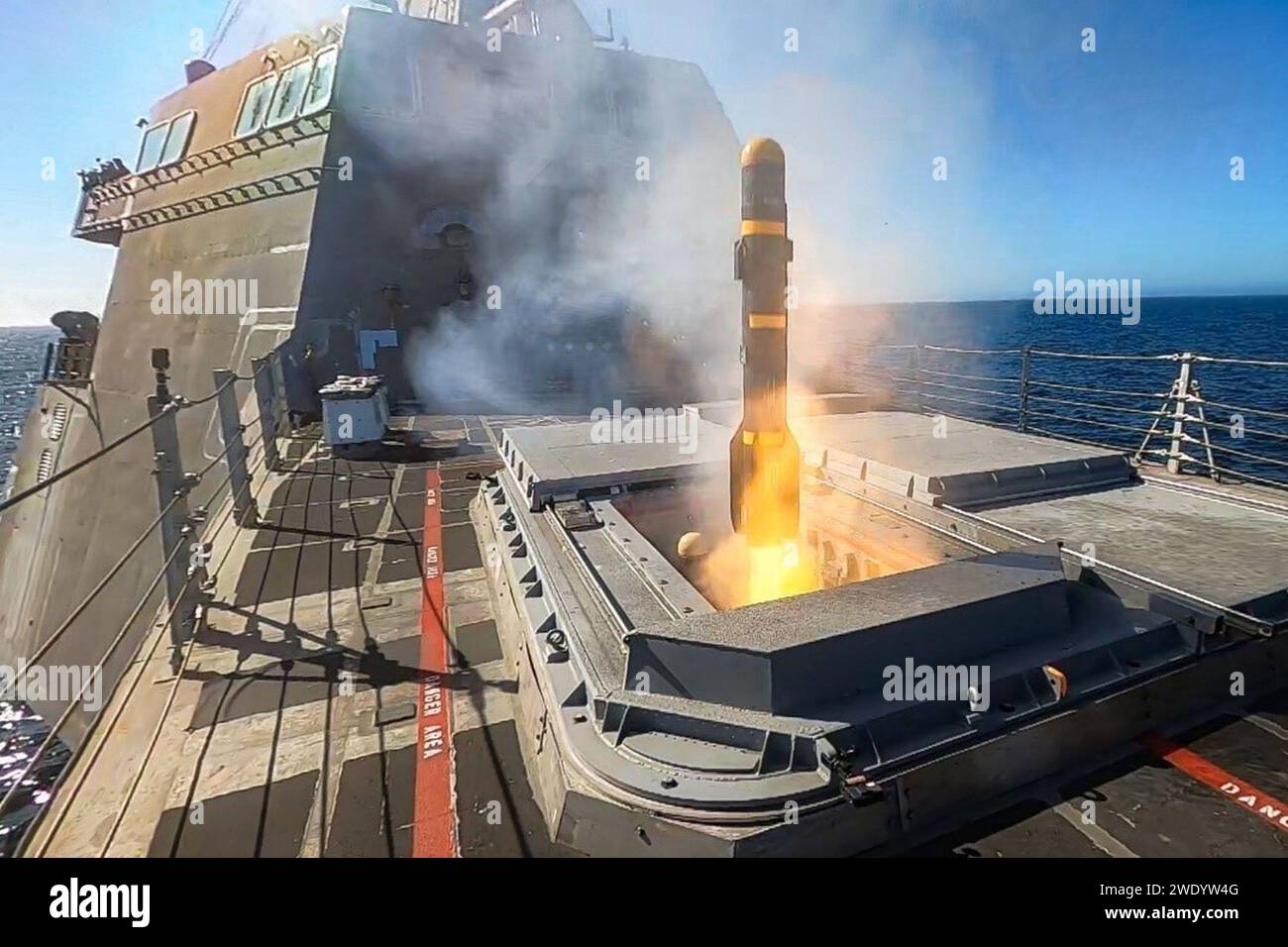 AGM-114L Longbow missile launch from USS Montgomery (LCS-8 Stock Photo ...