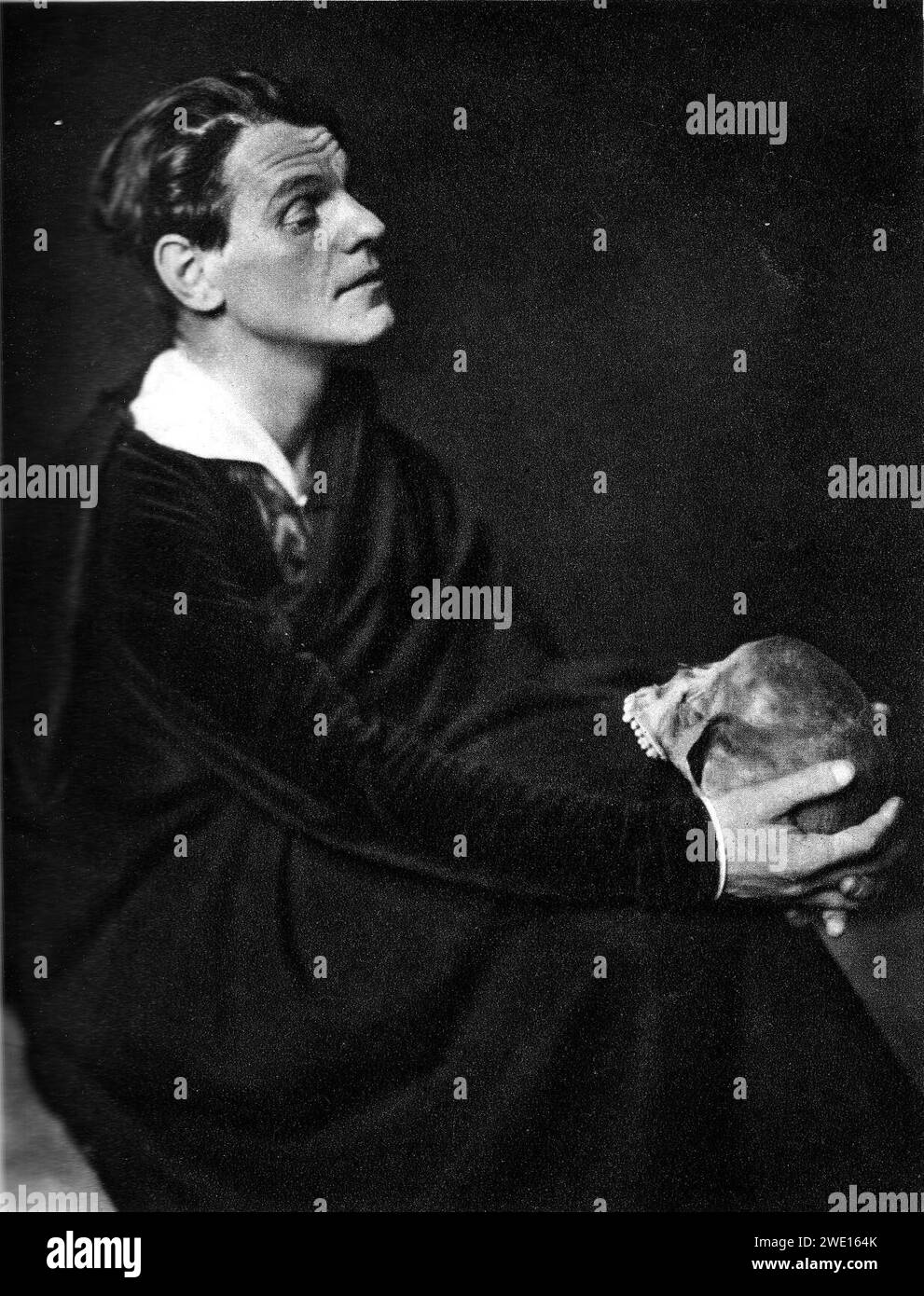 Alexander Moissi als Hamlet, Wien 1925, Aufnahme Kolliner. Stock Photo