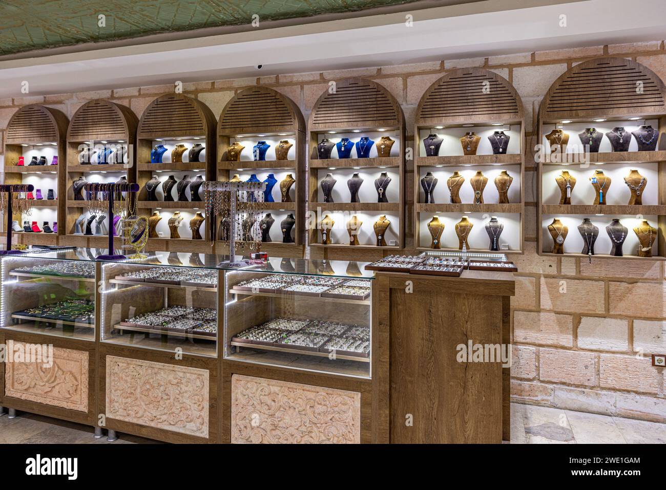 Mardin, Midyat, Turkey 09 January 2024 : Midyat Silver and filigree sales store. Filigree silver hand work is also done in this store. Stock Photo