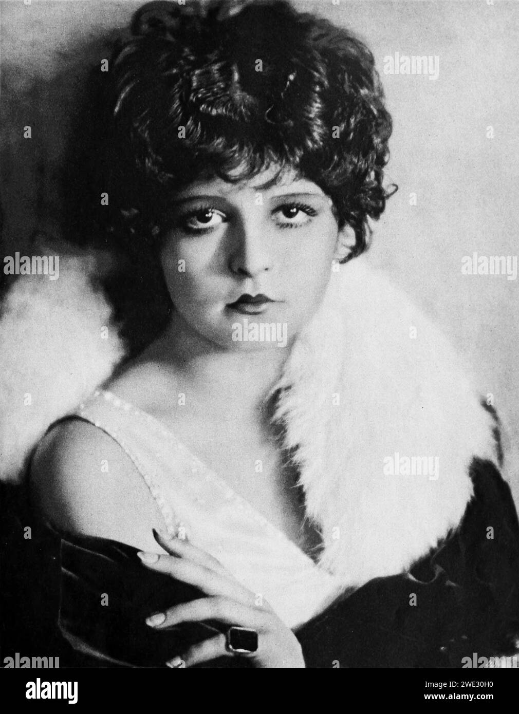 Actress Clara Bow - Photoplay, December 1924 Stock Photo