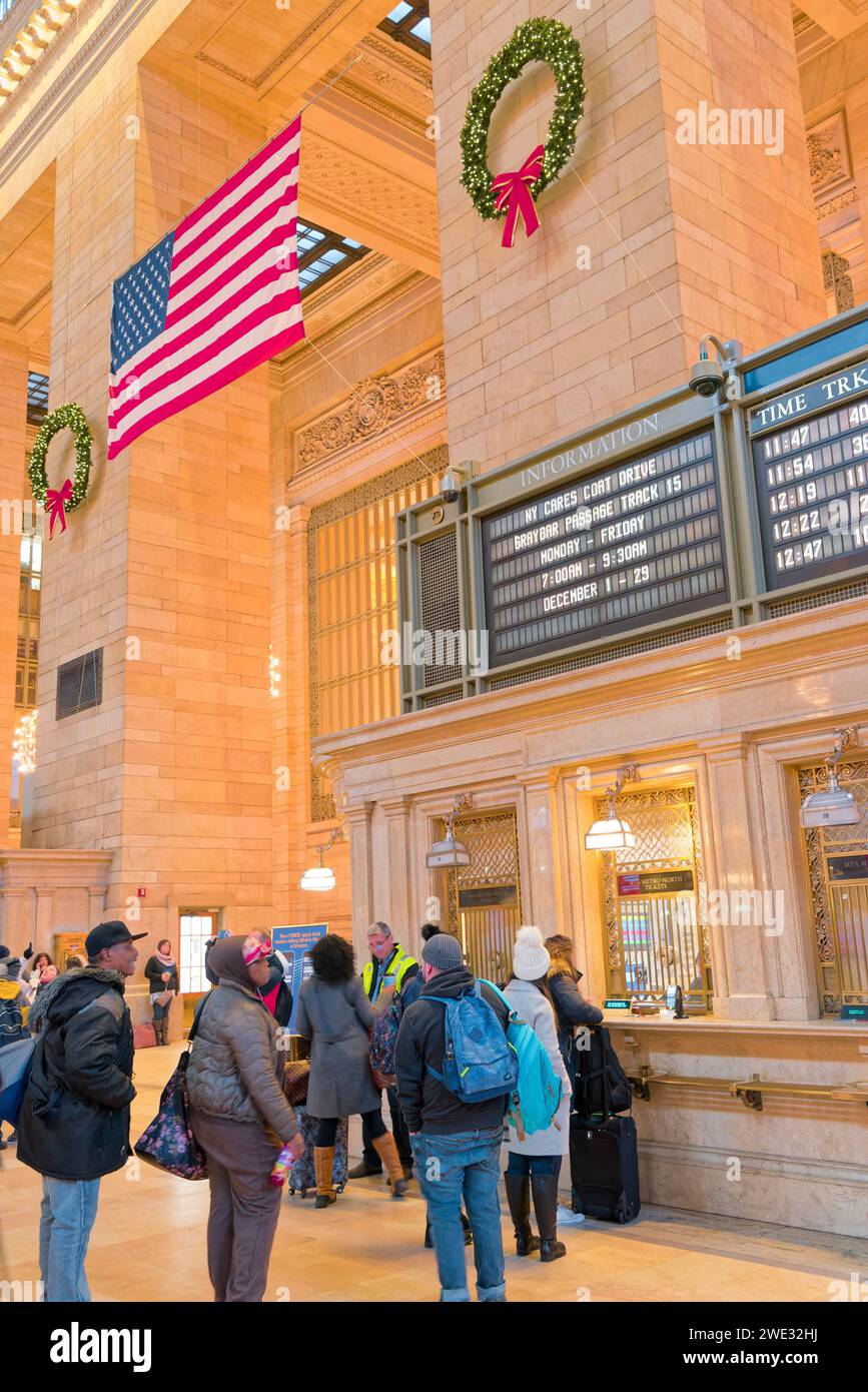le grand hall de Grand Central Station Manhattan New york avec les usagers des transports et les touristes Stock Photo
