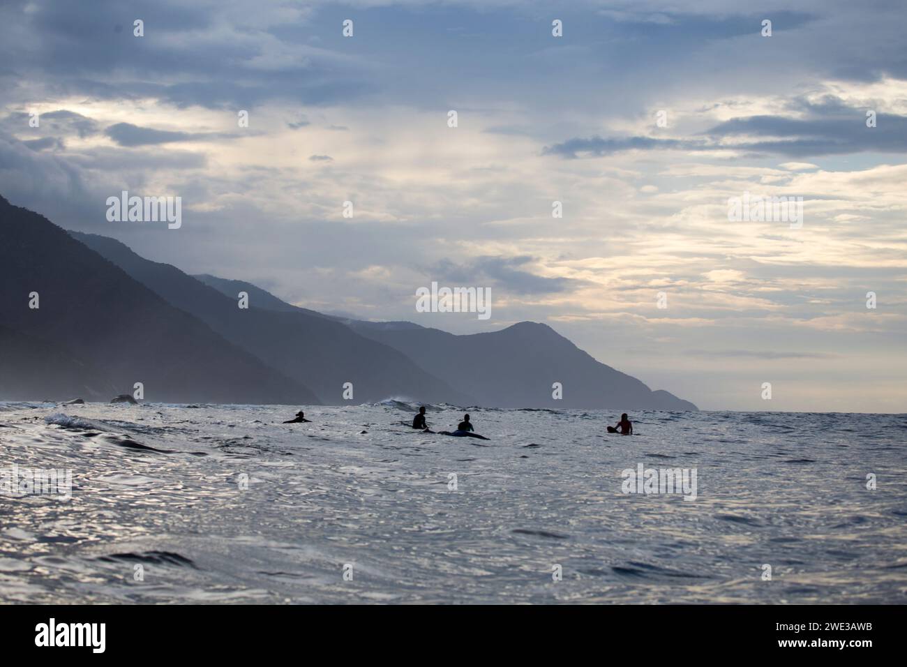 Rough sea fishing boats atlantic hi-res stock photography and images ...