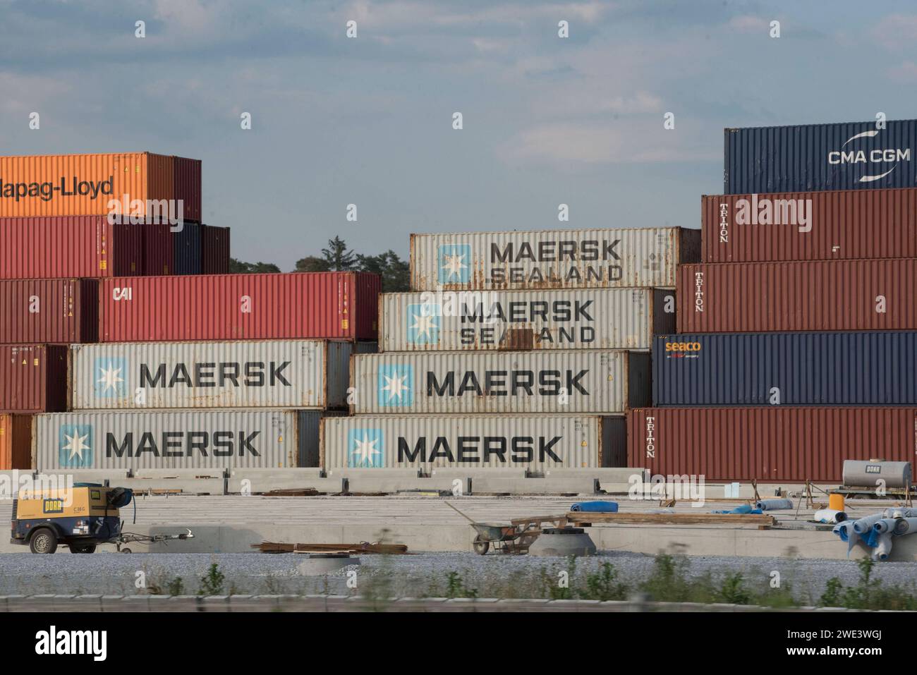 in a container terminal for cargo containers and their onward ...