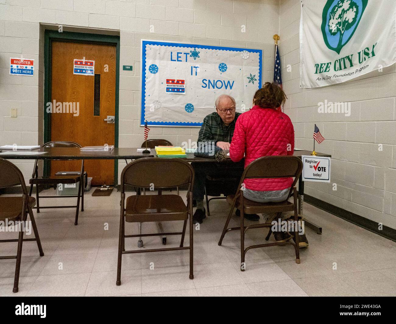 Voting 2024 usa primary new hampshire hires stock photography and